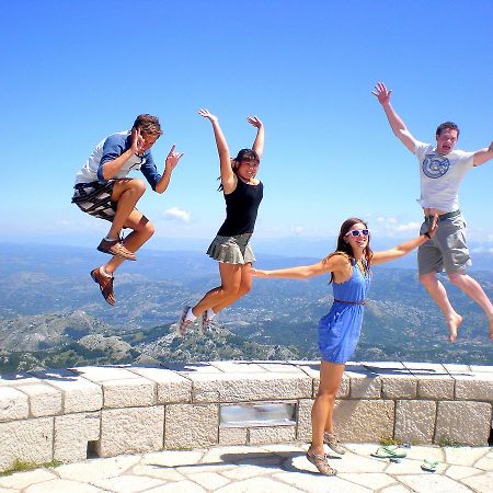Montenegro Backpackers Home Budva Ngoại thất bức ảnh
