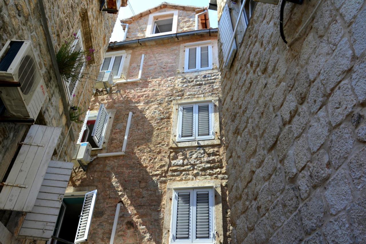 Montenegro Backpackers Home Budva Ngoại thất bức ảnh