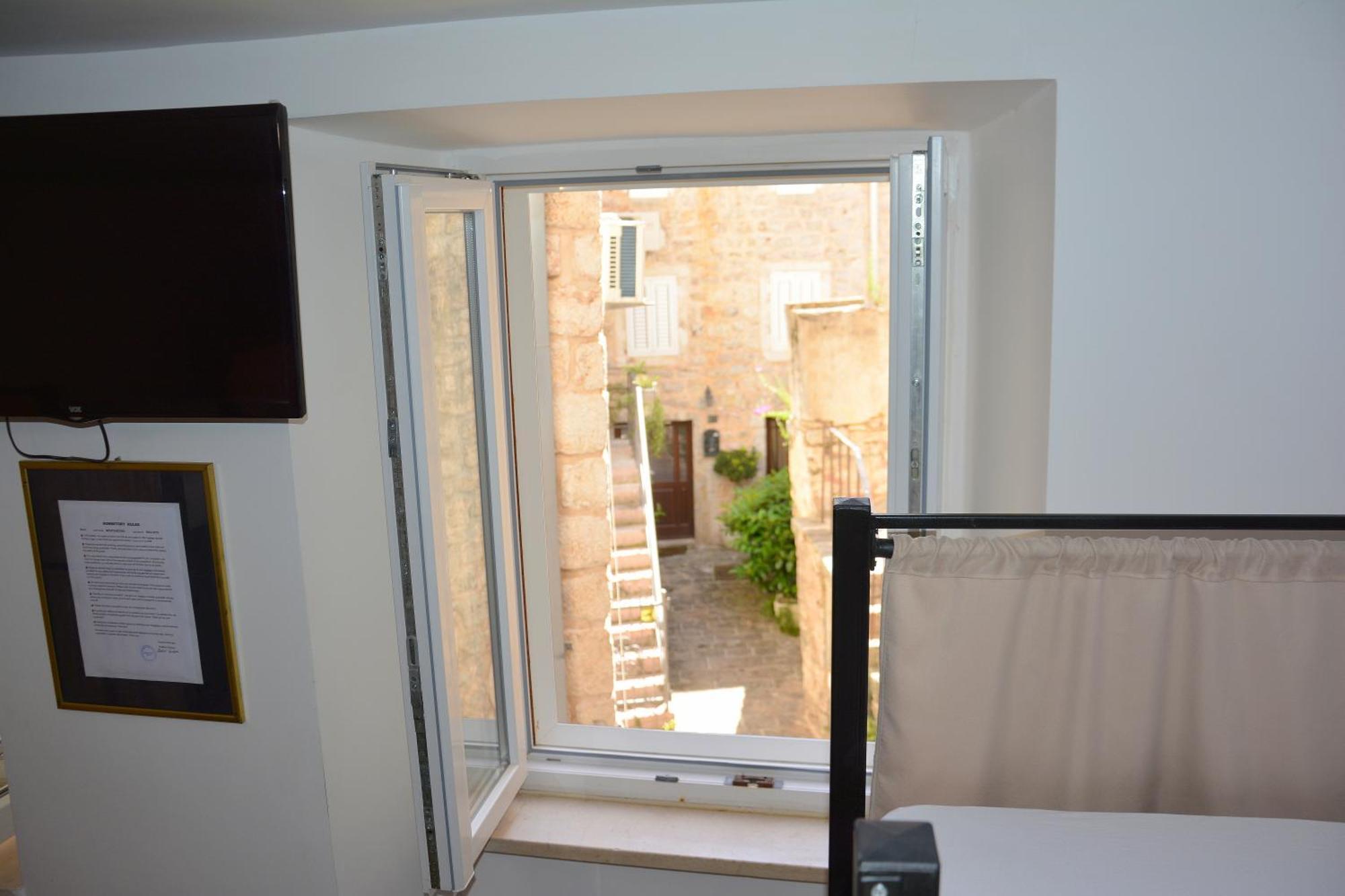 Montenegro Backpackers Home Budva Ngoại thất bức ảnh