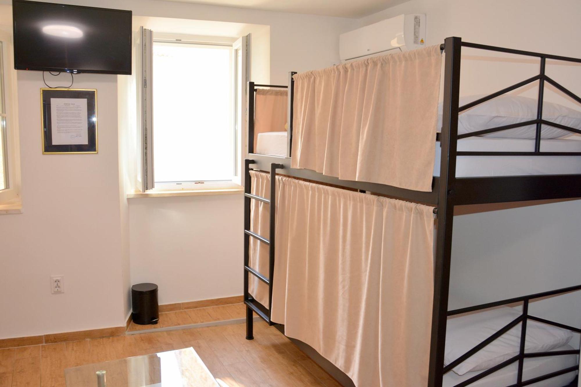 Montenegro Backpackers Home Budva Ngoại thất bức ảnh