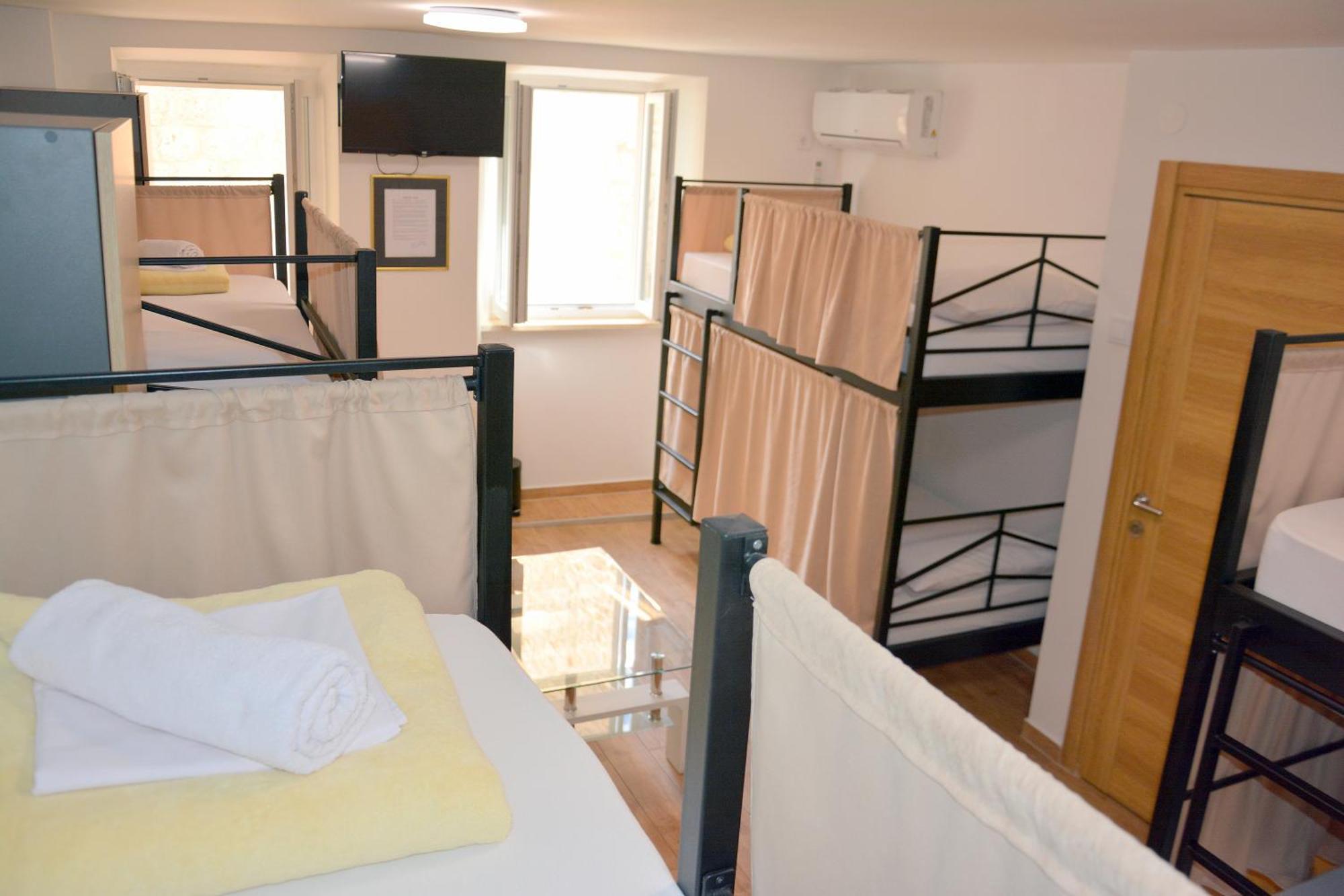 Montenegro Backpackers Home Budva Ngoại thất bức ảnh