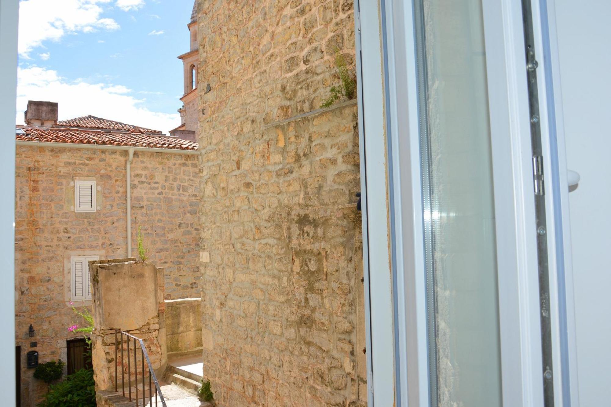 Montenegro Backpackers Home Budva Ngoại thất bức ảnh